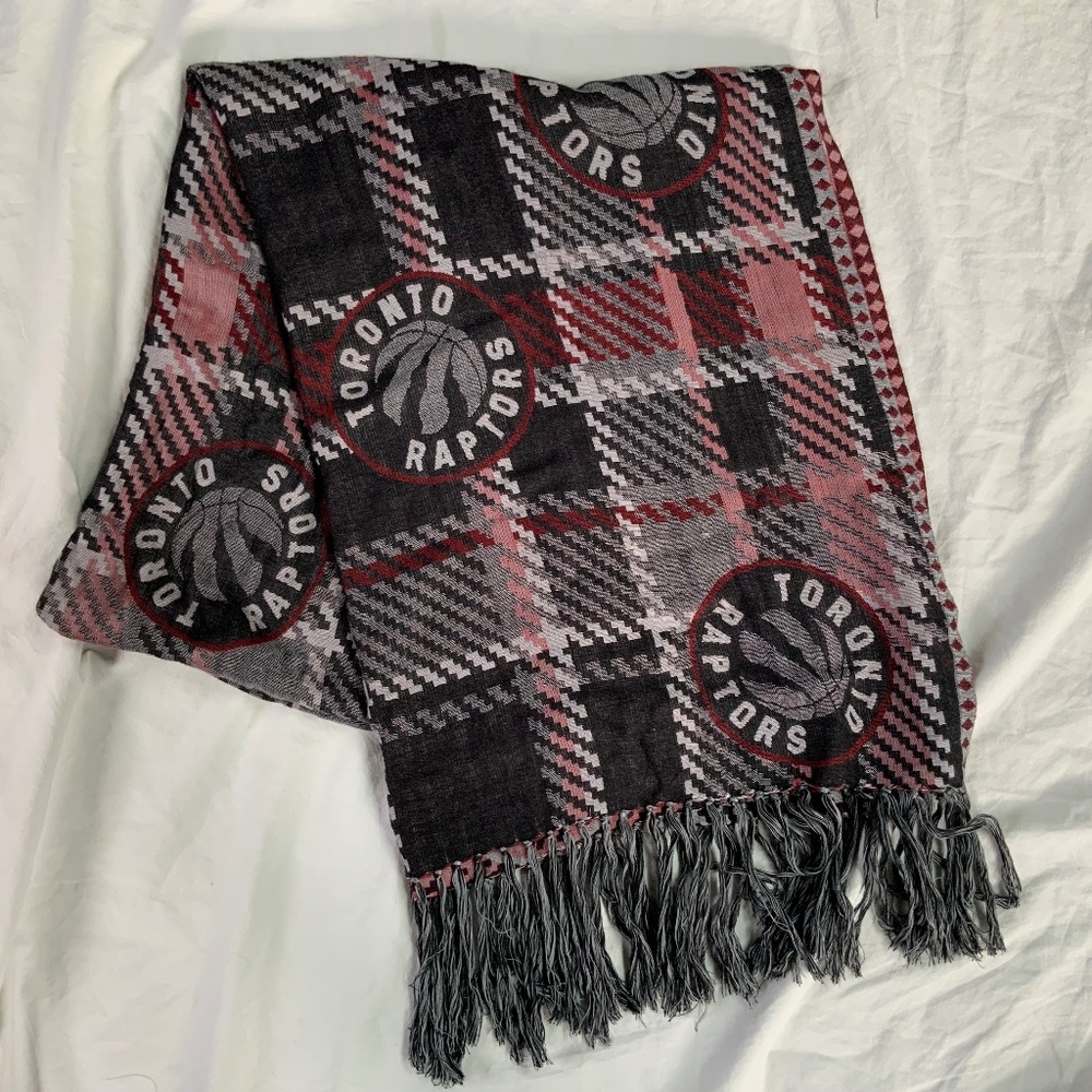 Toronto Raptors light blanket scarf